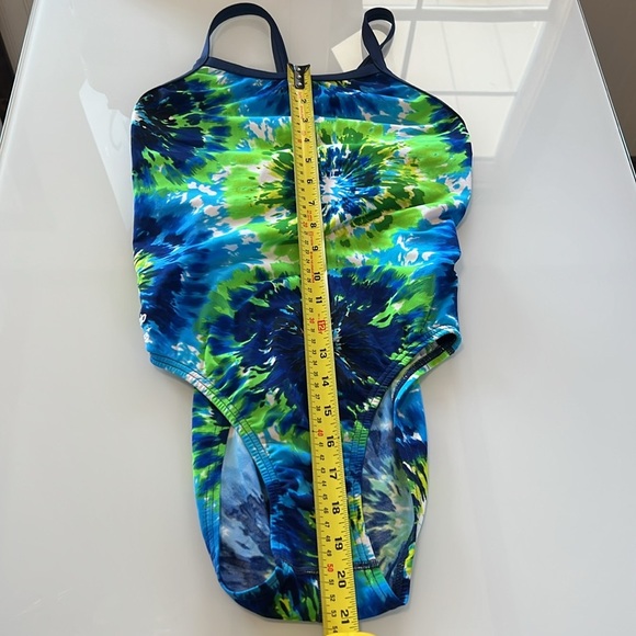 Vibrant Tie-Dye Swimsuit Speedo Endurance one piece - Picture 8 of 8